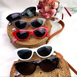Accessories - Retro CatEye Frame Sunglasses Accessories - Retro CatEye Frame Sunglasses